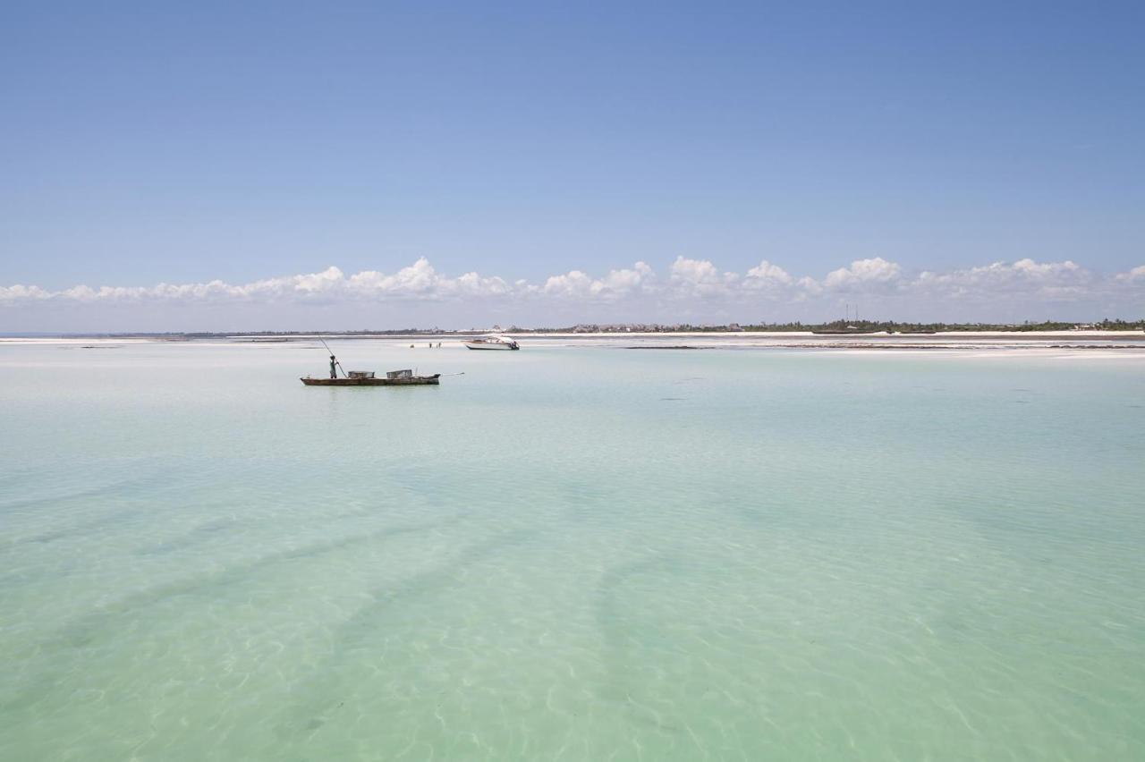 Billionaire Beach Front Apartments Malindi Esterno foto