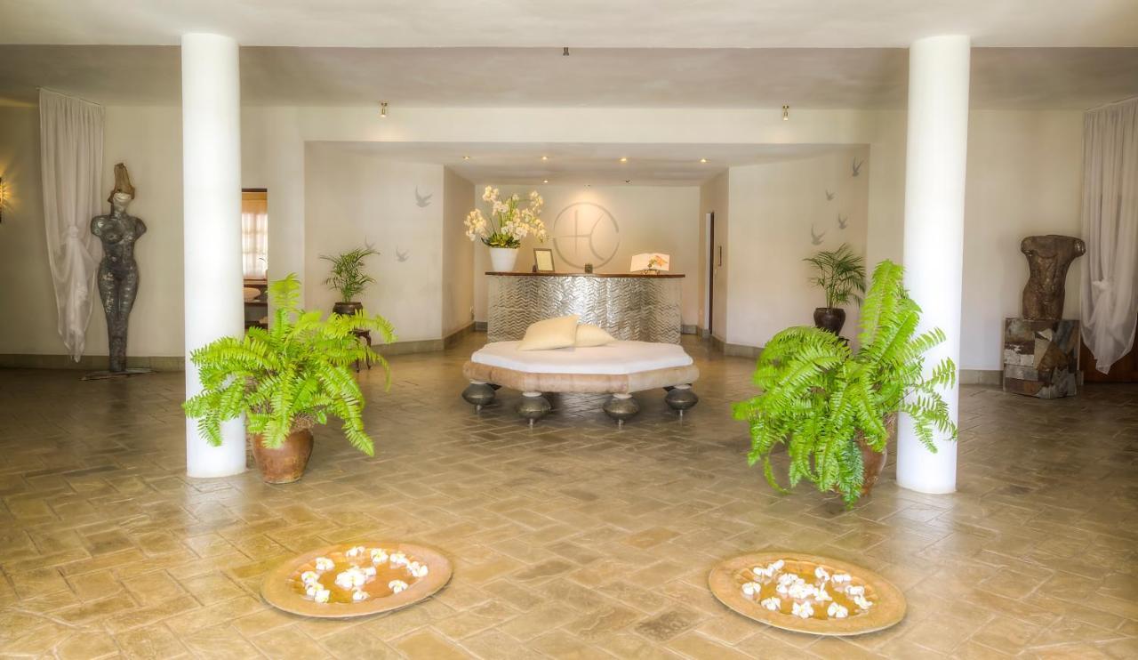 Billionaire Beach Front Apartments Malindi Esterno foto