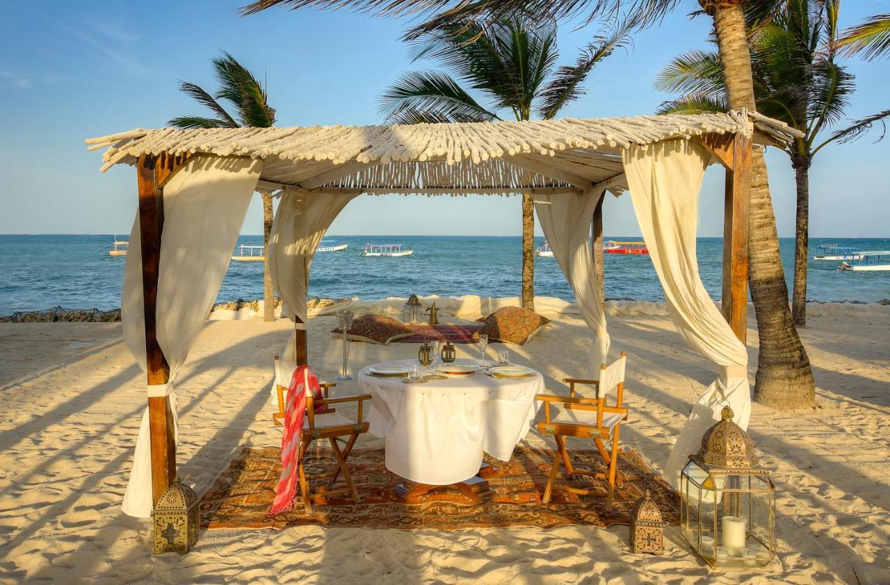 Billionaire Beach Front Apartments Malindi Esterno foto