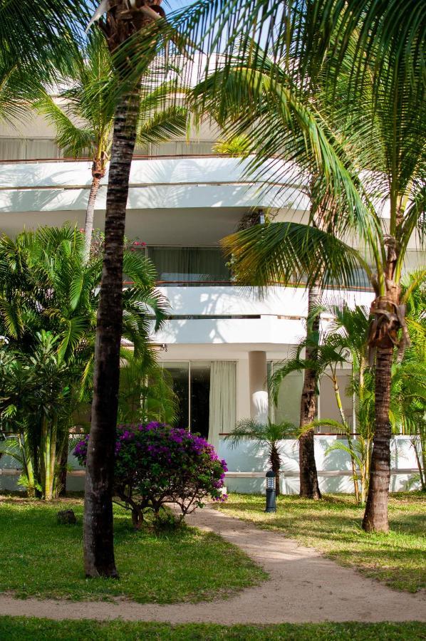 Billionaire Beach Front Apartments Malindi Esterno foto