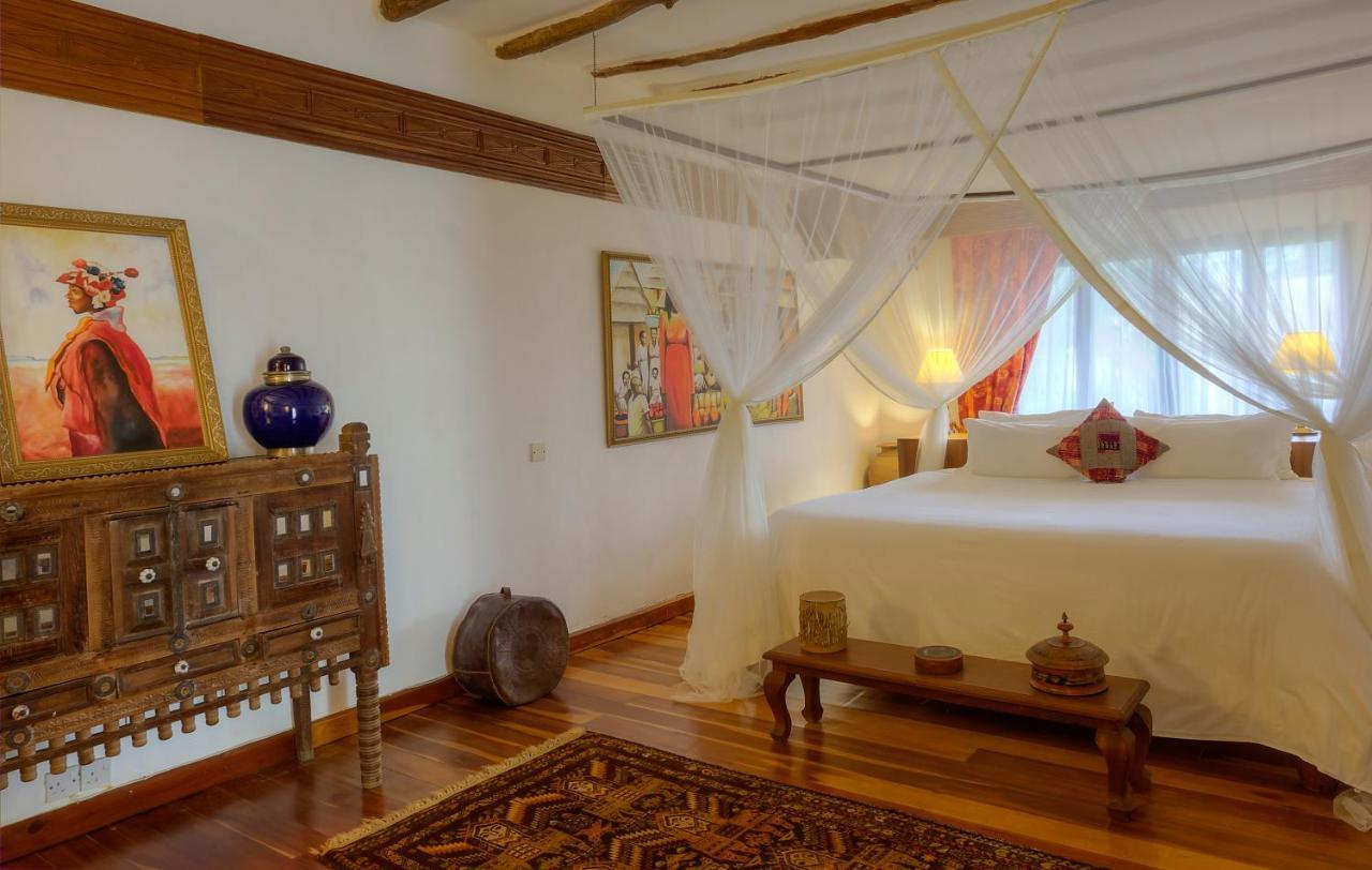 Billionaire Beach Front Apartments Malindi Esterno foto