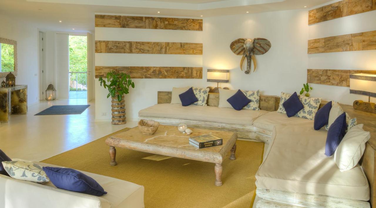 Billionaire Beach Front Apartments Malindi Esterno foto