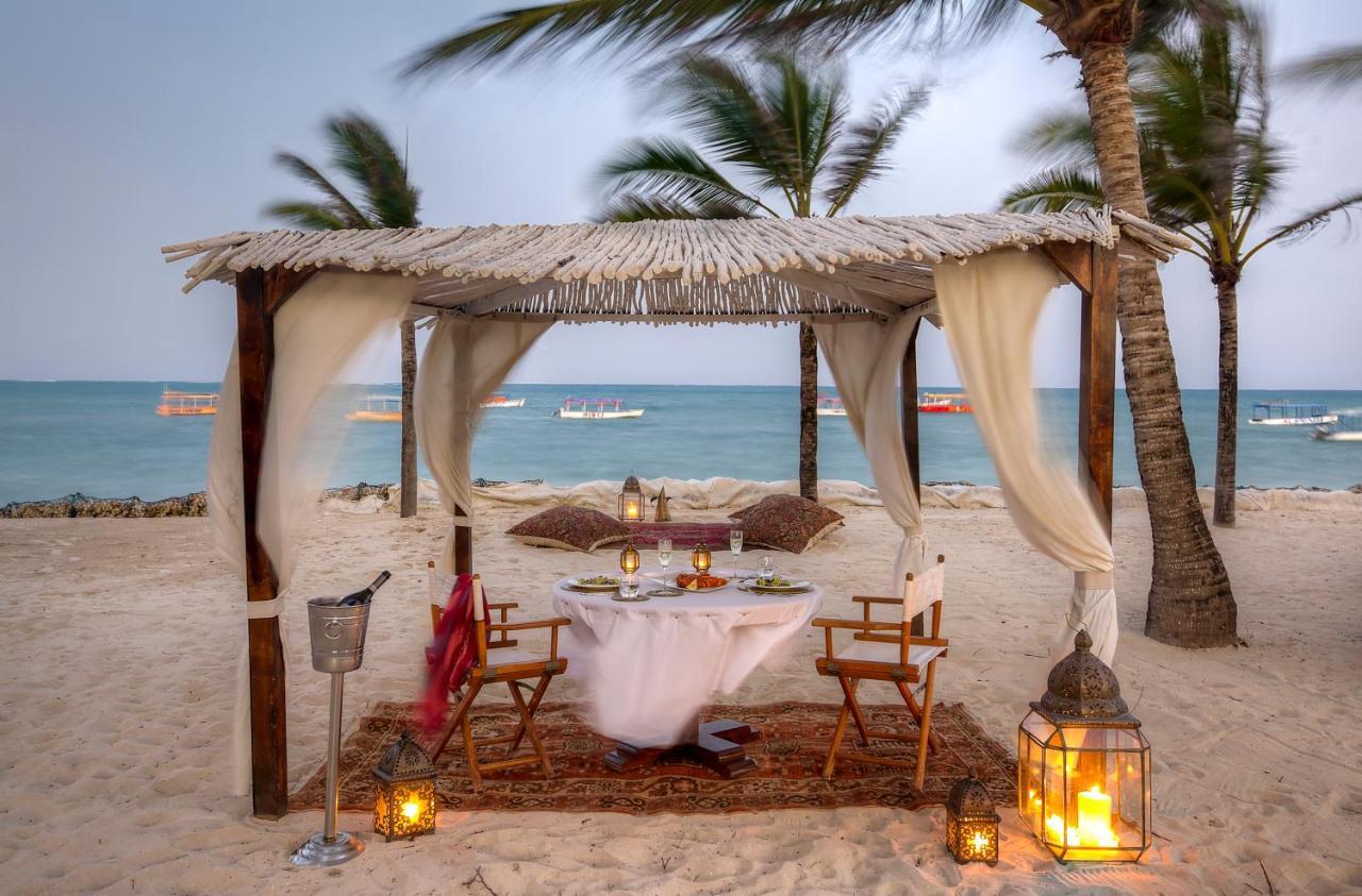 Billionaire Beach Front Apartments Malindi Esterno foto