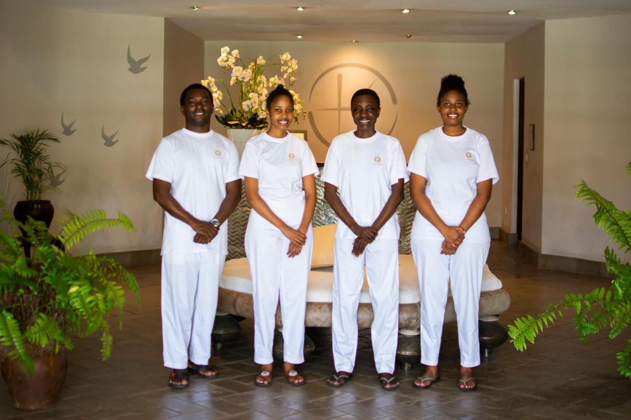 Billionaire Beach Front Apartments Malindi Esterno foto