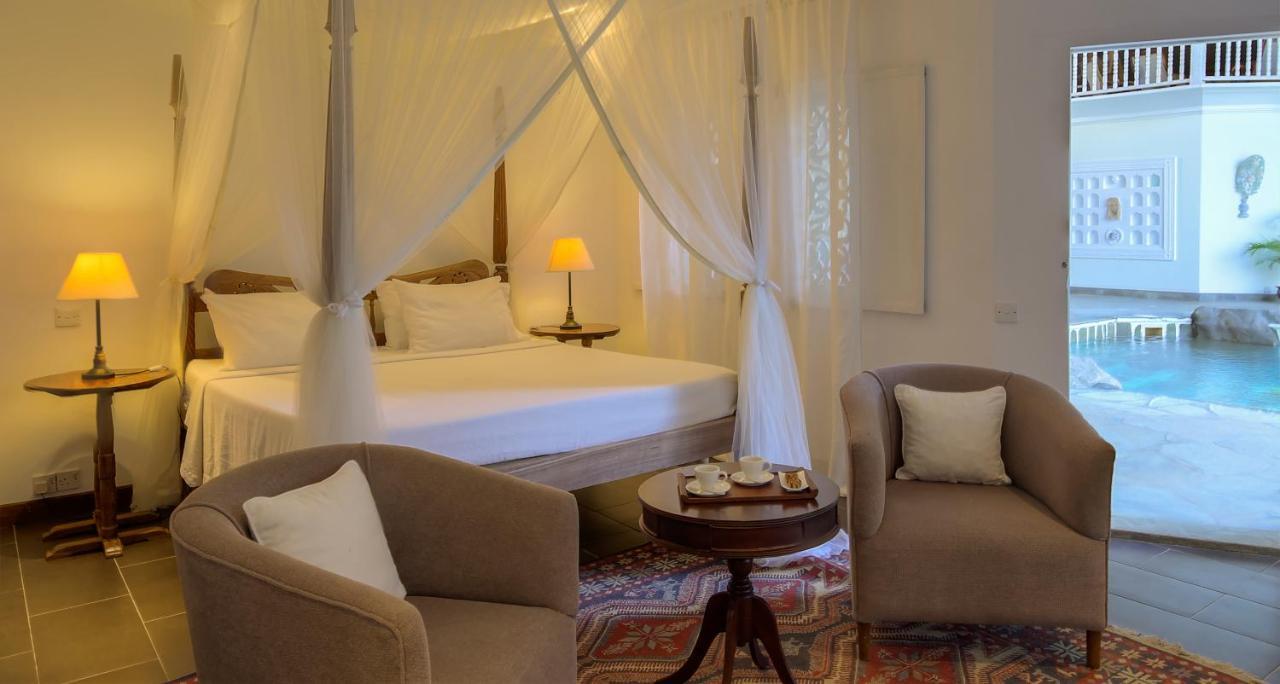 Billionaire Beach Front Apartments Malindi Esterno foto