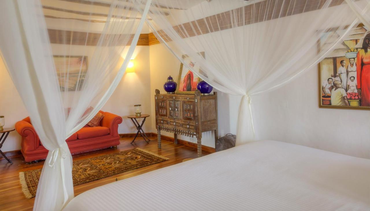Billionaire Beach Front Apartments Malindi Esterno foto