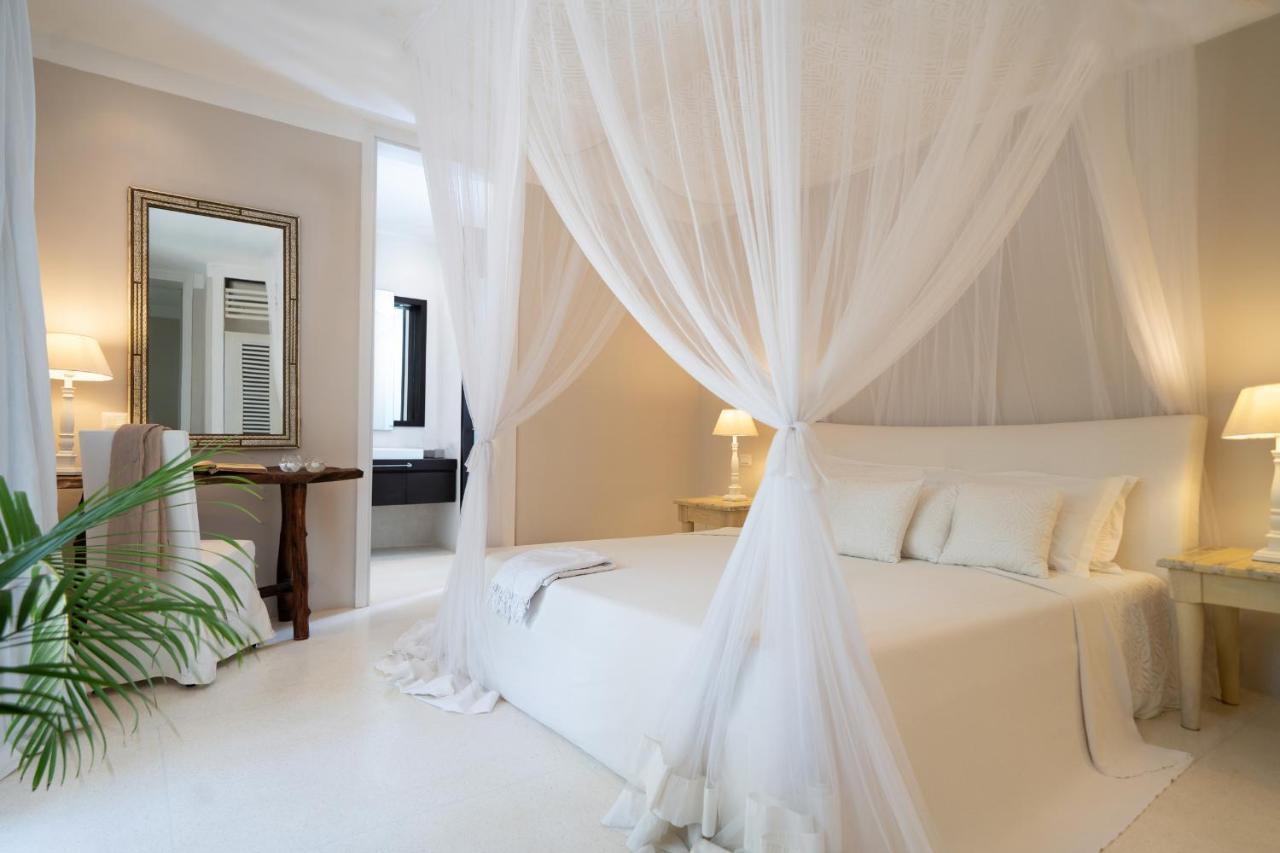 Billionaire Beach Front Apartments Malindi Esterno foto