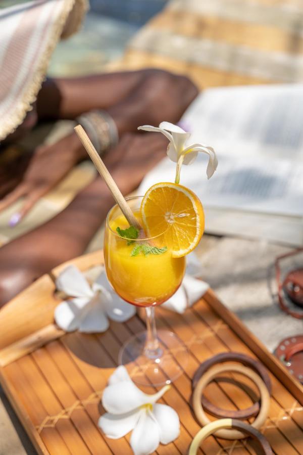 Billionaire Beach Front Apartments Malindi Esterno foto