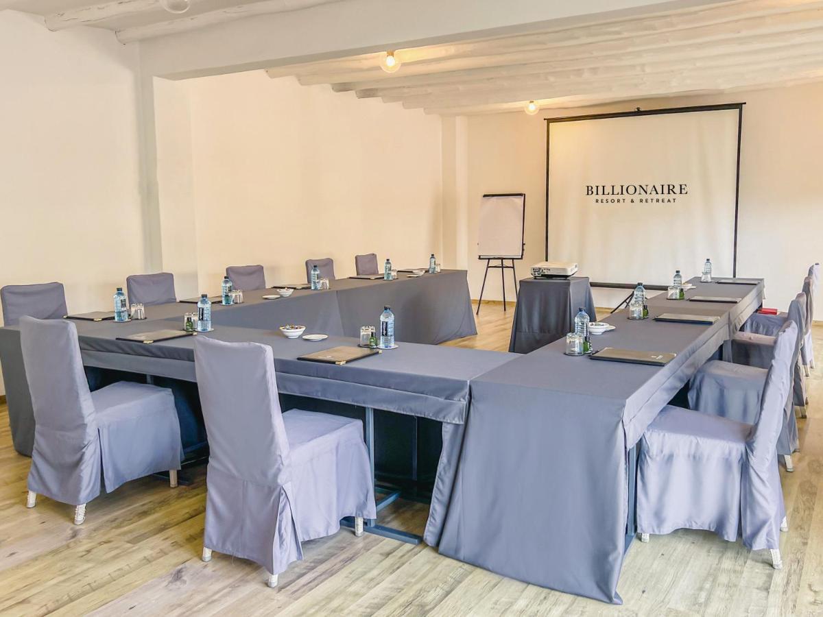 Billionaire Beach Front Apartments Malindi Esterno foto