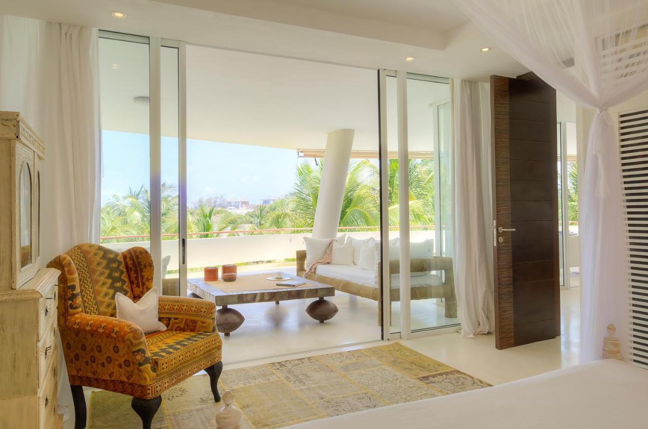 Billionaire Beach Front Apartments Malindi Esterno foto